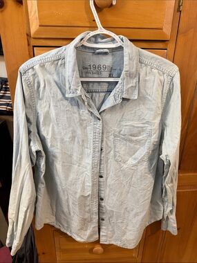 GAP Light Wash Denim Shirt in Pale Blue